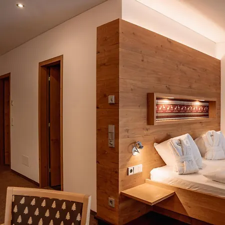 Panoramahotel Watles 4* Malles Venosta